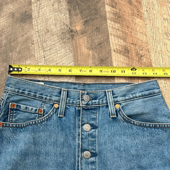 Levi’s Denim Button Skirt Size 27 - Picture 8 of 9